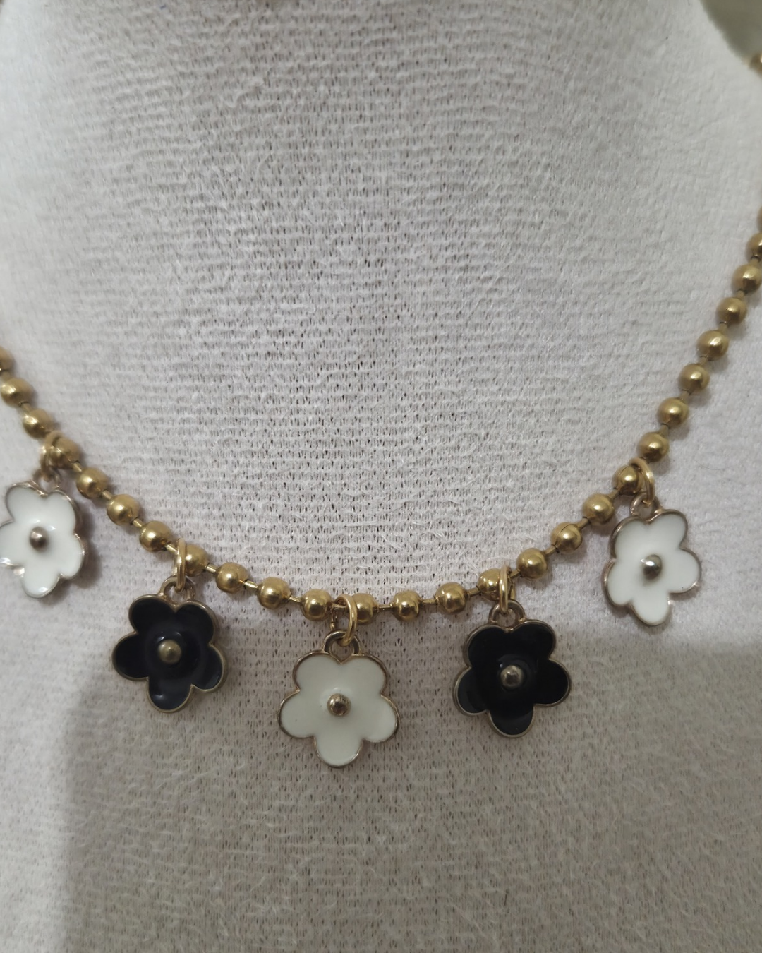 Collar Reina